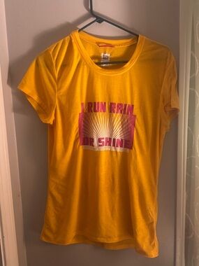 North Face Running shirt Graphic Tee with Sunburst Print size Medium